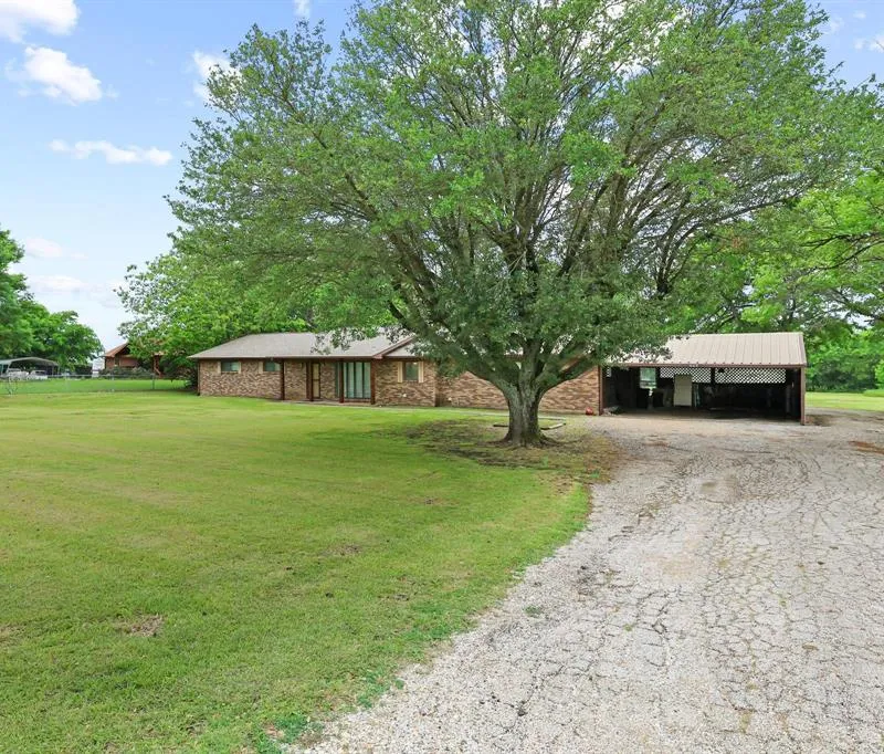 506 Fm 816, Wolfe City TX 75496