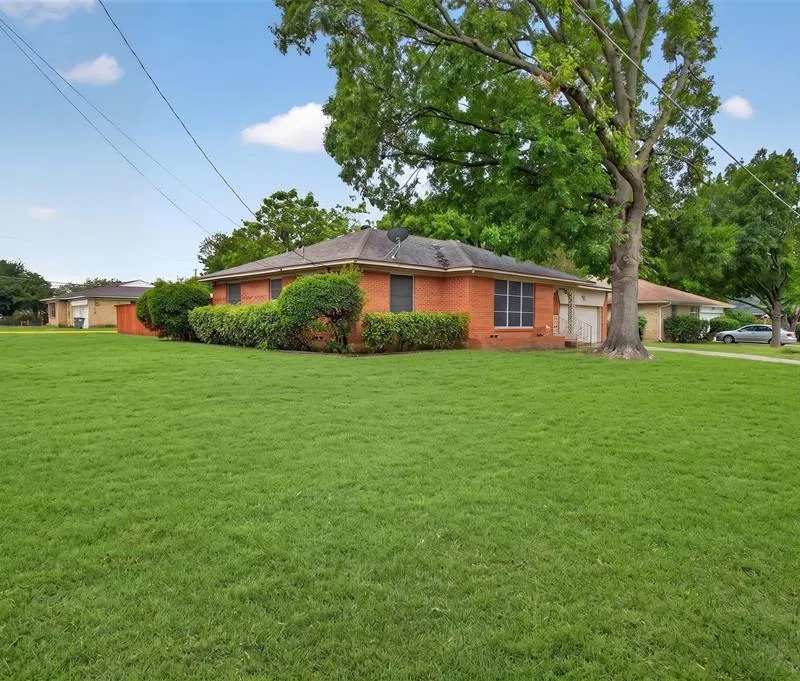 7132 Sorenson Circle, Dallas TX 75227