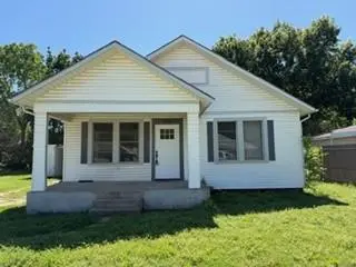 312 Small Street, Bowie TX 76230