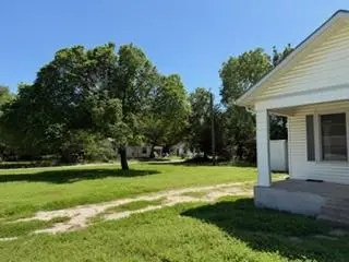 312 Small Street, Bowie TX 76230 - Photo 2