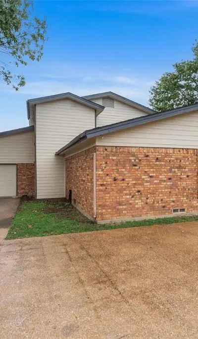 2720 E Seeton Road, Grand Prairie TX 75054 - Photo 2