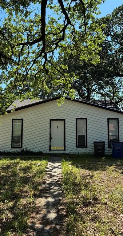 2928 Hiawatha Trail, Lake Worth TX 76135
