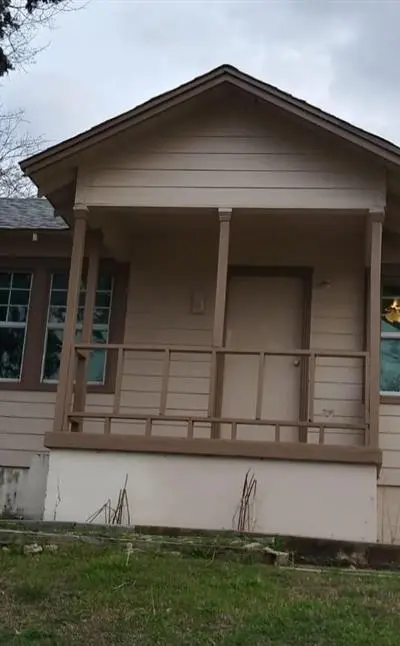 1208 E Magnolia Avenue, Fort Worth TX 76104 - Photo 2