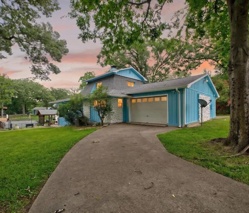 132 Shady Shores Drive, Mabank TX 75156