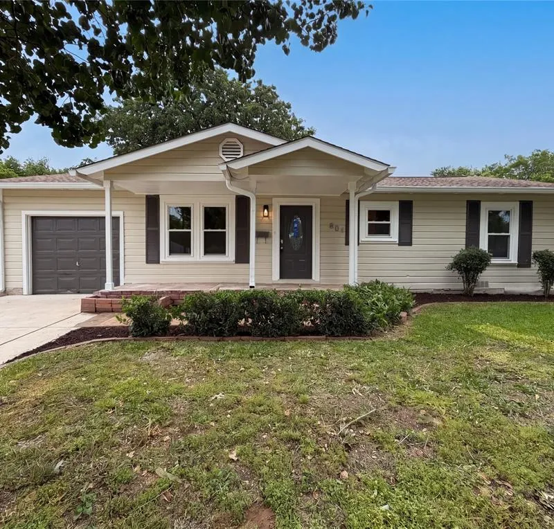 801 Cannon Drive, Euless TX 76040
