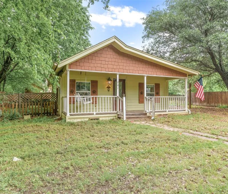 201 Killough Street, Newark TX 76071