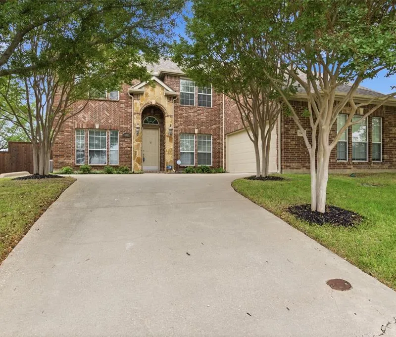 2305 Trickling Creek Drive, Garland TX 75041