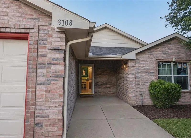 3108 Caballero Circle, Dallas TX 75236
