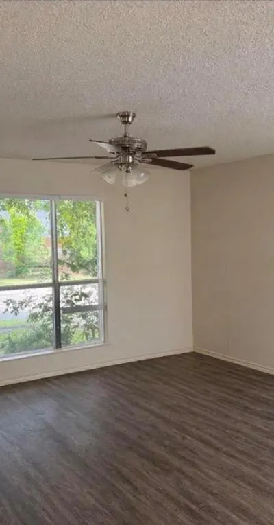 4737 Hollow Tree Drive, Arlington TX 76018 - Photo 5