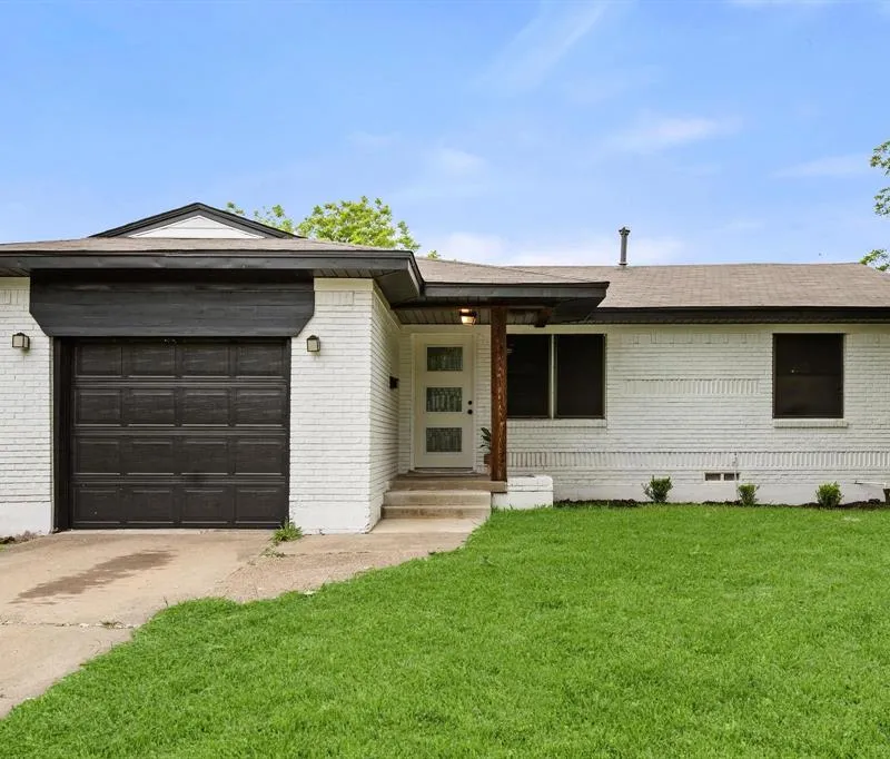 1710 Western Park Drive, Dallas TX 75211