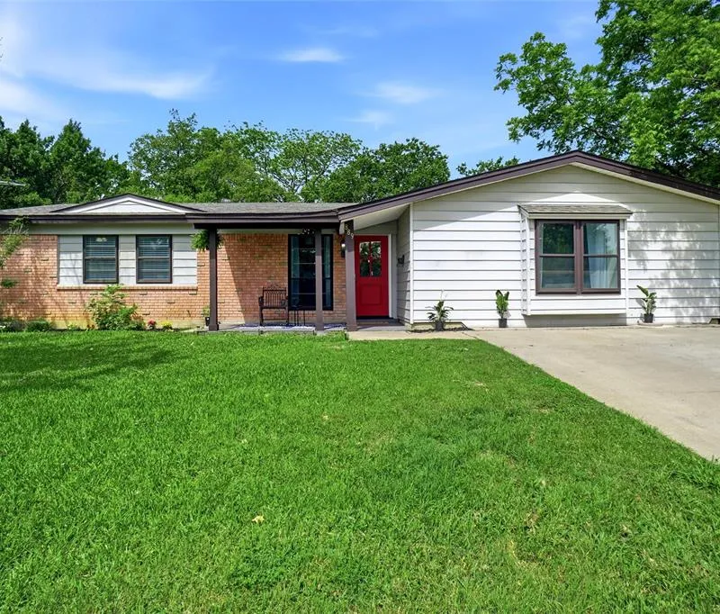 889 Jerry Lane, Bedford TX 76022