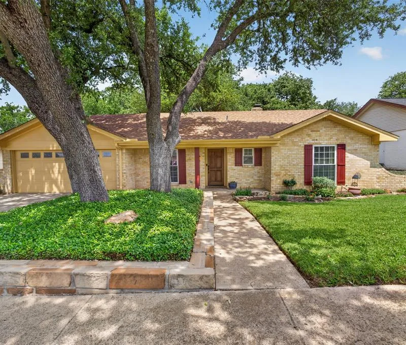 937 Harwood Terrace, Bedford TX 76021