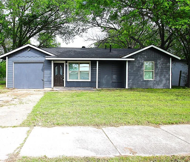 3713 Pate Drive, Fort Worth TX 76119