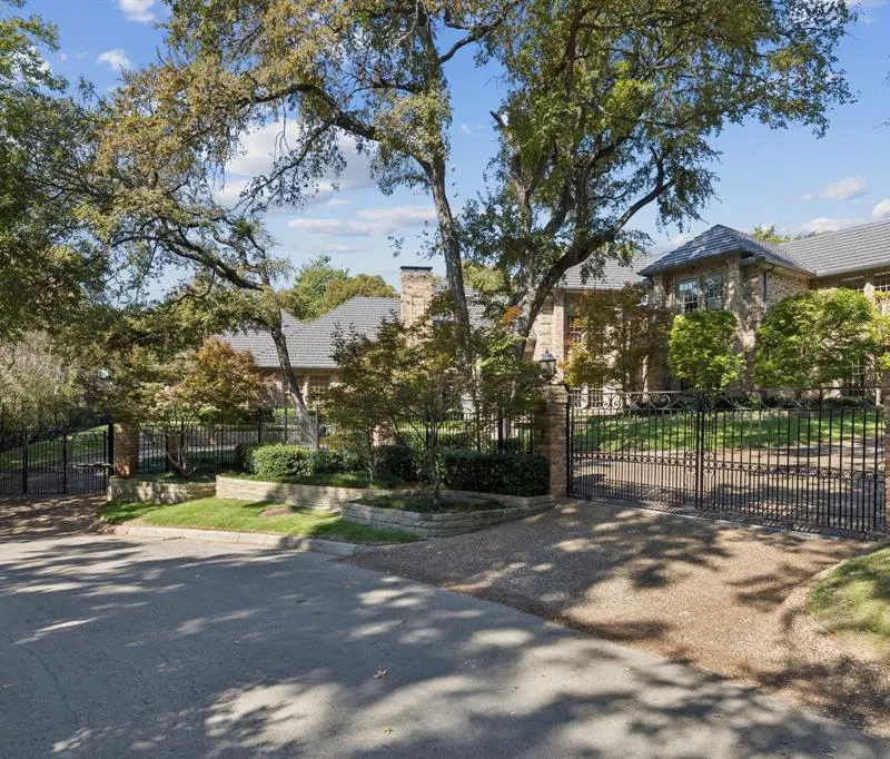 9941 Strait Lane, Dallas TX 75220