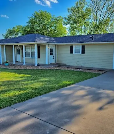 933 N Main Street, Muenster TX 76252