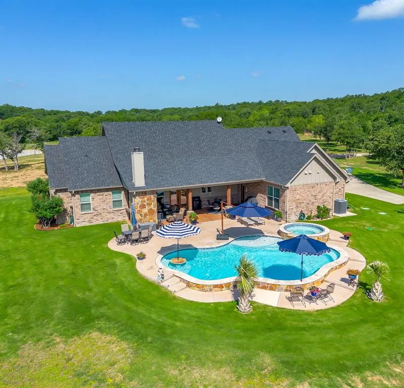 138 Calle Encino Lane, Millsap TX 76066