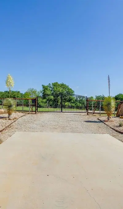 138 Calle Encino Lane, Millsap TX 76066 - Photo 3