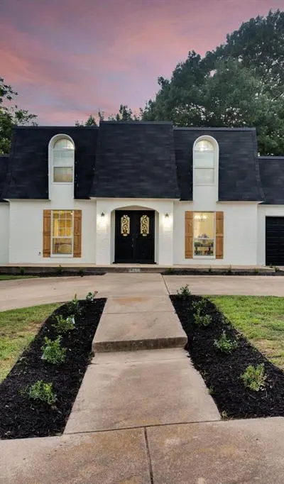 4220 Dawn Drive, Benbrook TX 76116