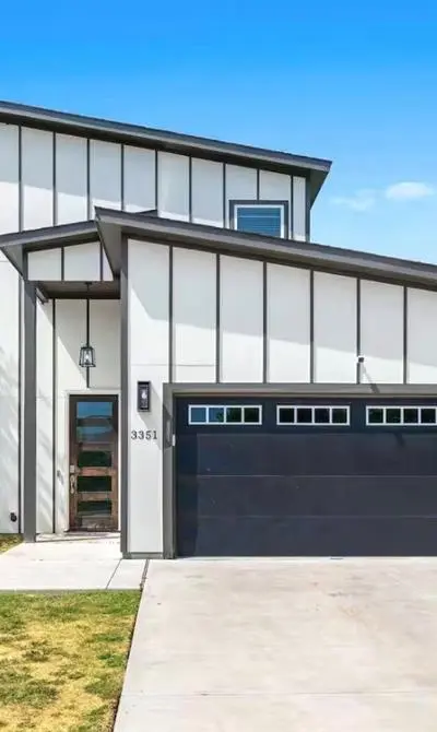 3351 Canada Drive, Dallas TX 75212