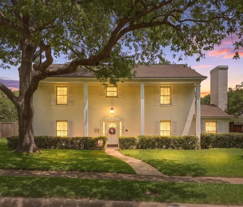 9929 Windledge Drive, Dallas TX 75238