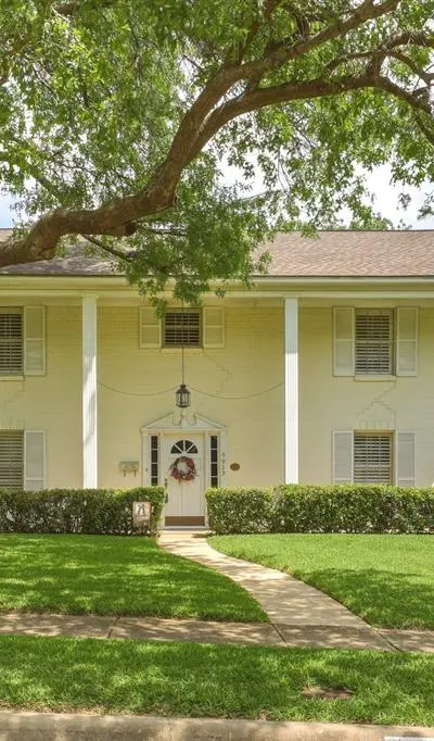 9929 Windledge Drive, Dallas TX 75238 - Photo 2