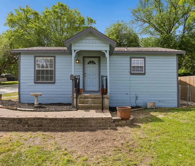 1516 Baxley Street, Carrollton TX 75006