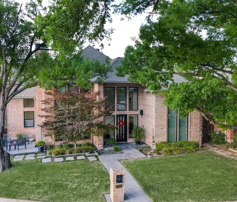 5804 Preston Fairways Drive, Dallas TX 75252