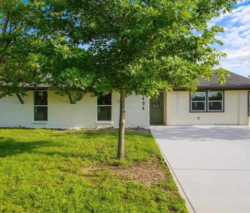 9404 Glengreen Drive, Dallas TX 75217