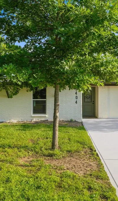 9404 Glengreen Drive, Dallas TX 75217