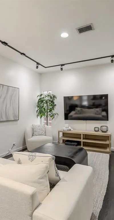 4242 Buena Vista Street # 21, Dallas TX 75205 - Photo 2