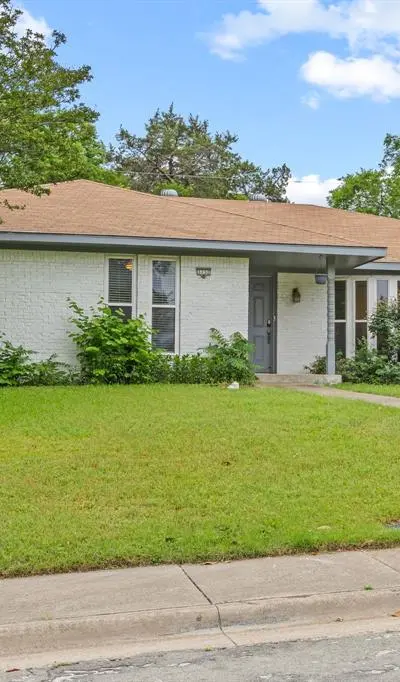 3732 Kiest Knoll Drive, Dallas TX 75233 - Photo 2