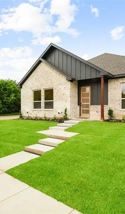 2300 Cherry Sage Drive, Arlington TX 76001 - Photo 4