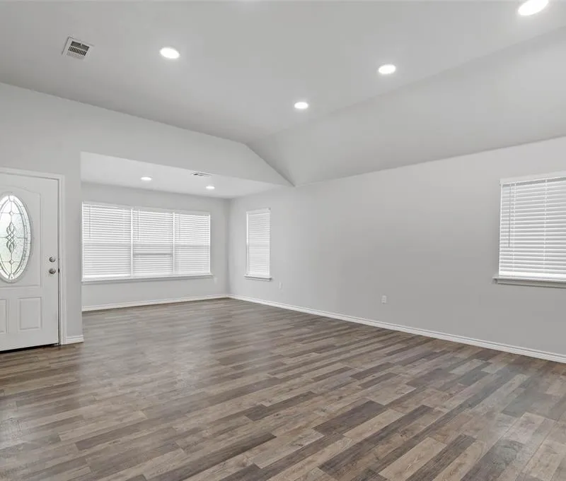 1100 Primrose Drive, Sanger TX 76266