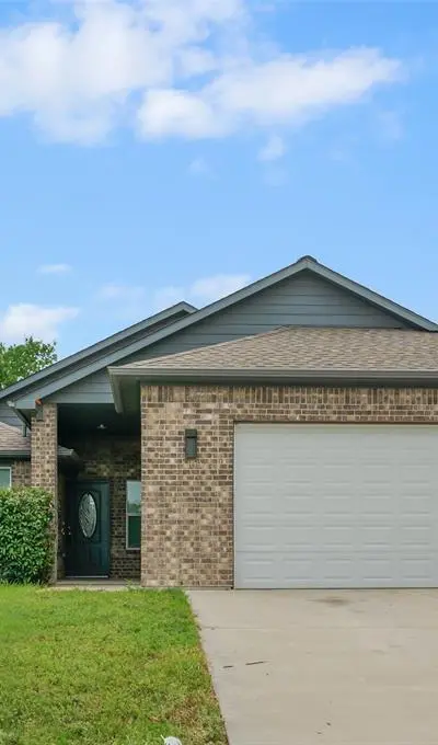 1100 Primrose Drive, Sanger TX 76266 - Photo 2