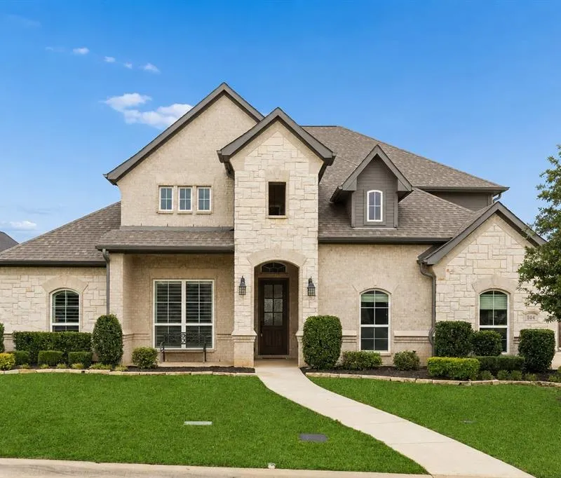 104 Ryder Court, Hurst TX 76053