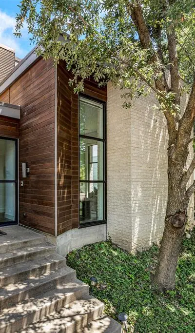 6 Vanguard Way, Dallas TX 75243