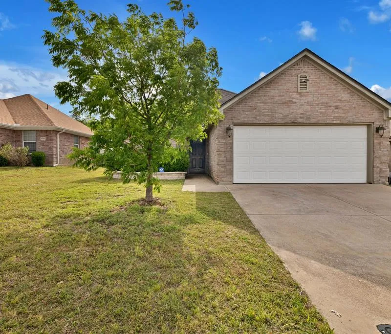 4025 Saint Christian Street, Fort Worth TX 76119