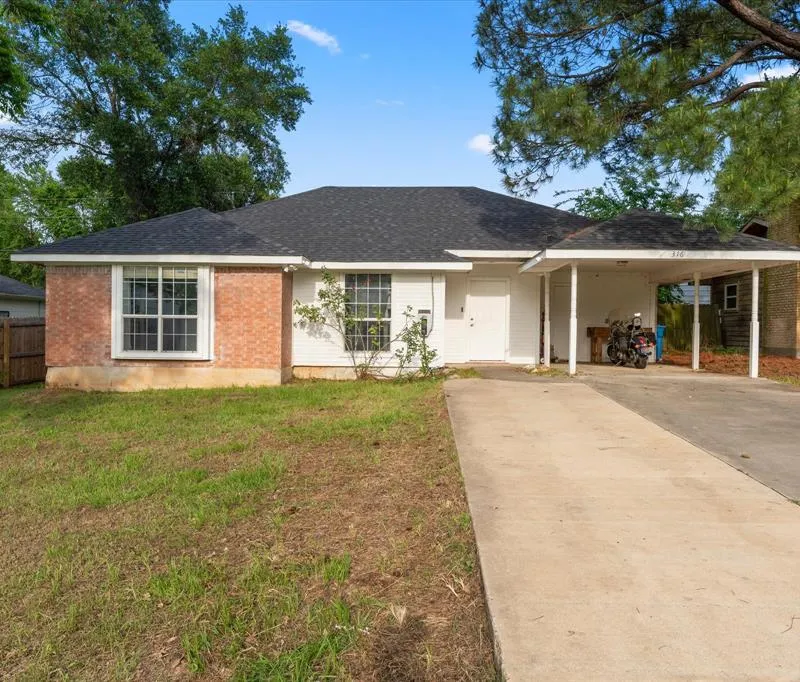 316 Coral Reef Street, Gun Barrel City TX 75156
