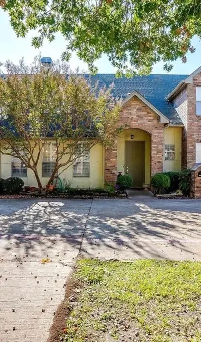 5882 Pecan Chase, Benbrook TX 76132