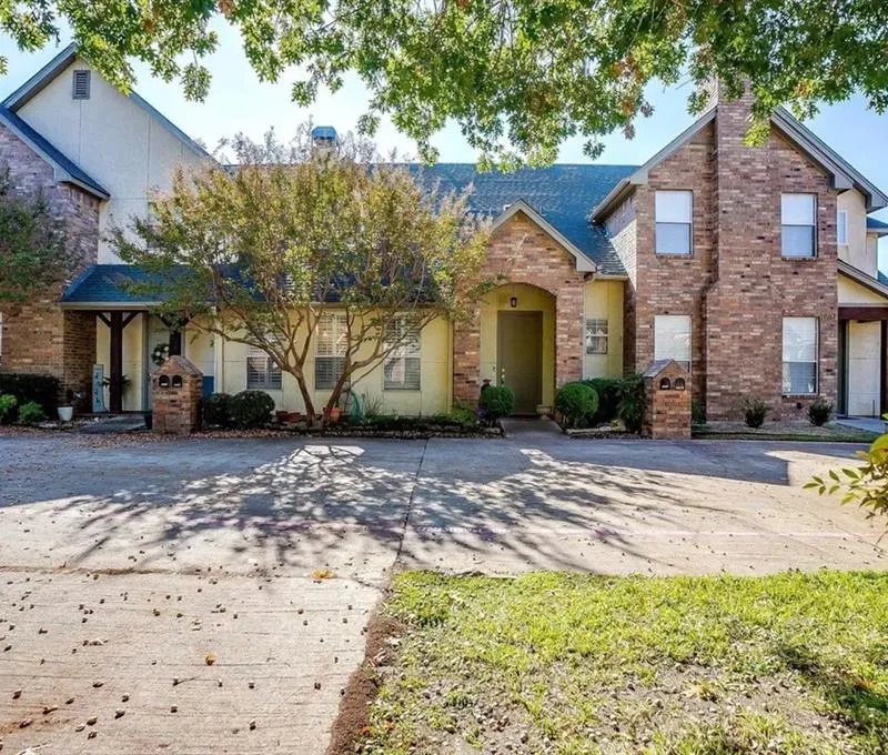 5882 Pecan Chase, Benbrook TX 76132