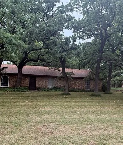 703 W Sherman Street, Chico TX 76431