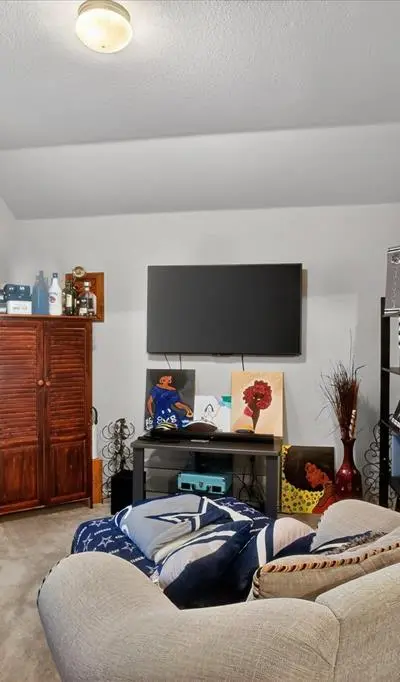 14089 Pioneer Bluffs Road, Balch Springs TX 75181 - Photo 2