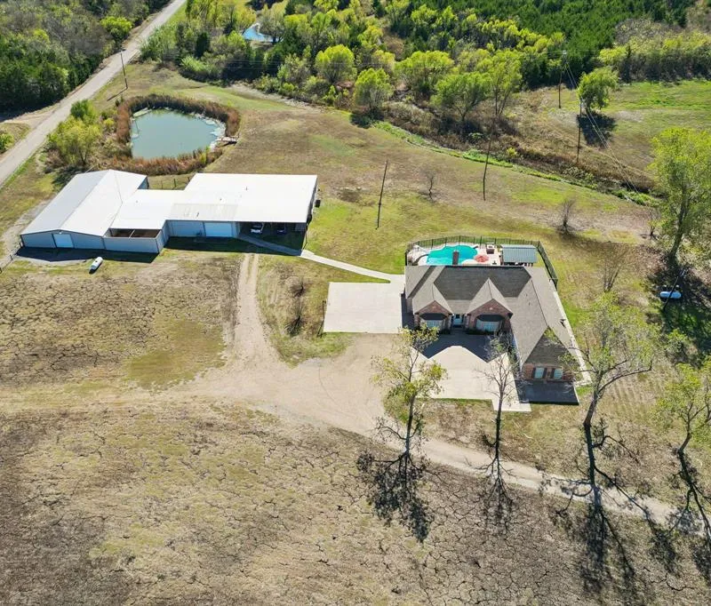 5646 County Road 2909, Dodd City TX 75438