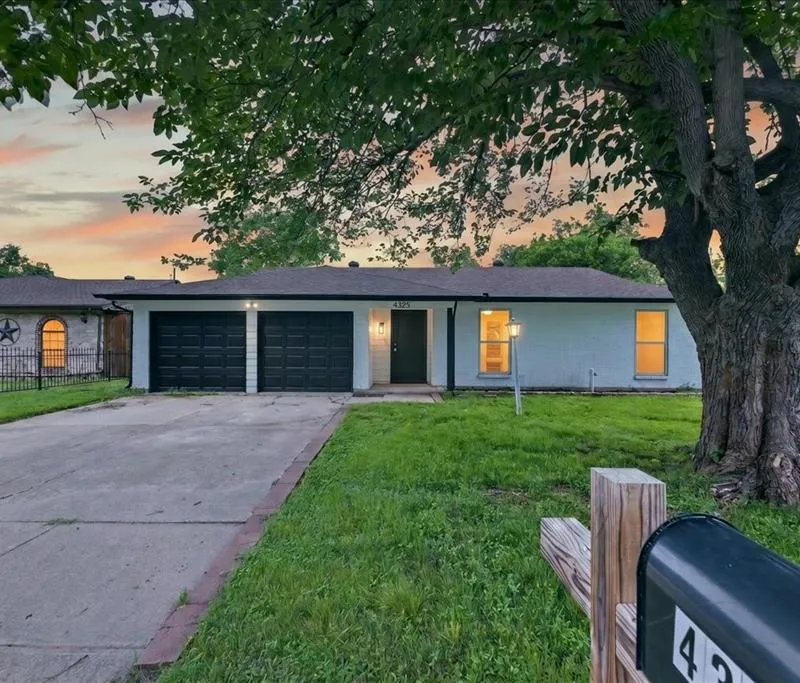 4325 Richard Street, Forest Hill TX 76119