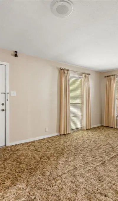 3409 Dalford Street, Fort Worth TX 76111 - Photo 5