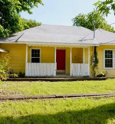 404 W Elm Street, Alvord TX 76225