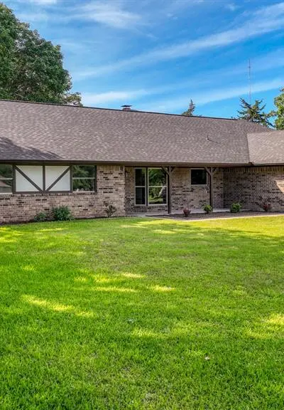 101 Meadow Court, Weatherford TX 76086 - Photo 2