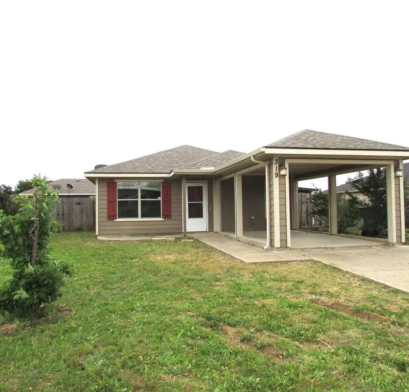 319 Candlewood Circle, Gainesville TX 76240