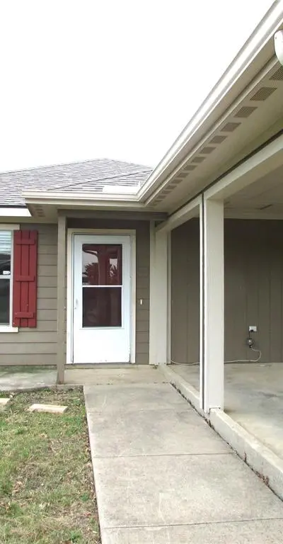 319 Candlewood Circle, Gainesville TX 76240 - Photo 2