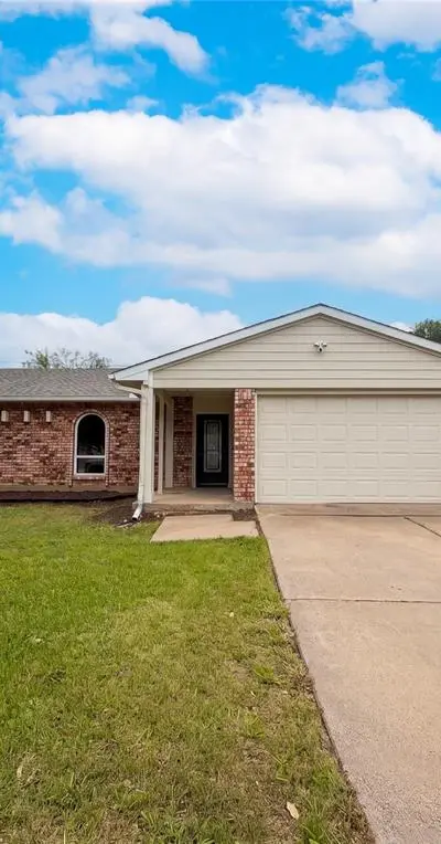 7444 Sandhurst Lane S, North Richland Hills TX 76182